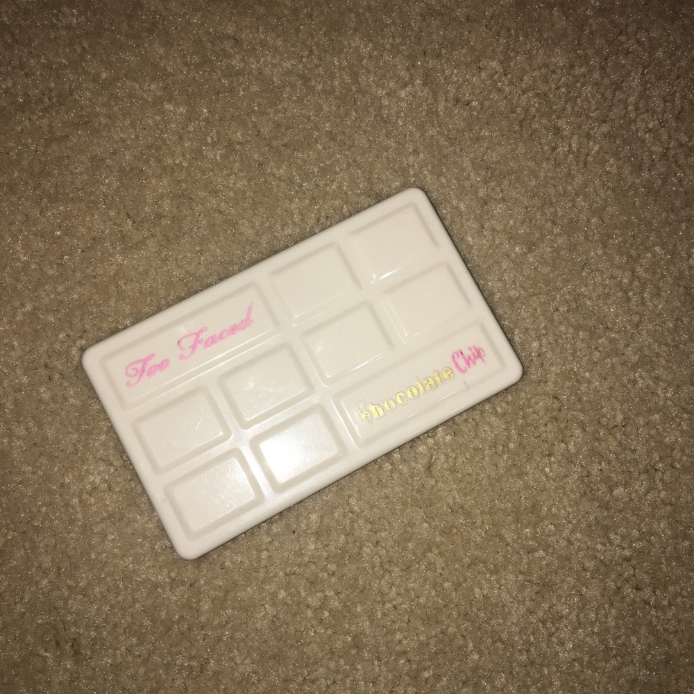 Too Faced white chocolate chip palette